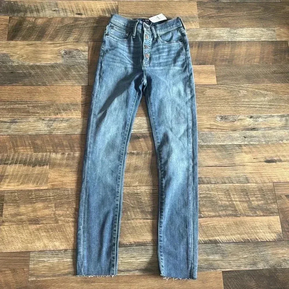 J CREW NWT | Highrise Button Fly Jeans Skinny size 24 - Picture 1 of 8